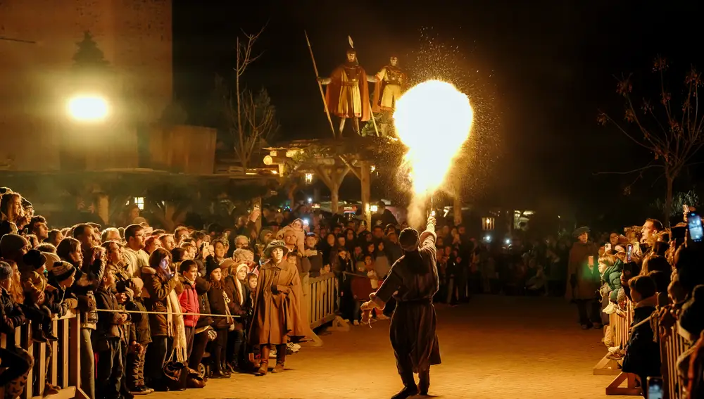 Espectáculo del cortejo que acompaña a los Reyes Magos en Puy du Fou