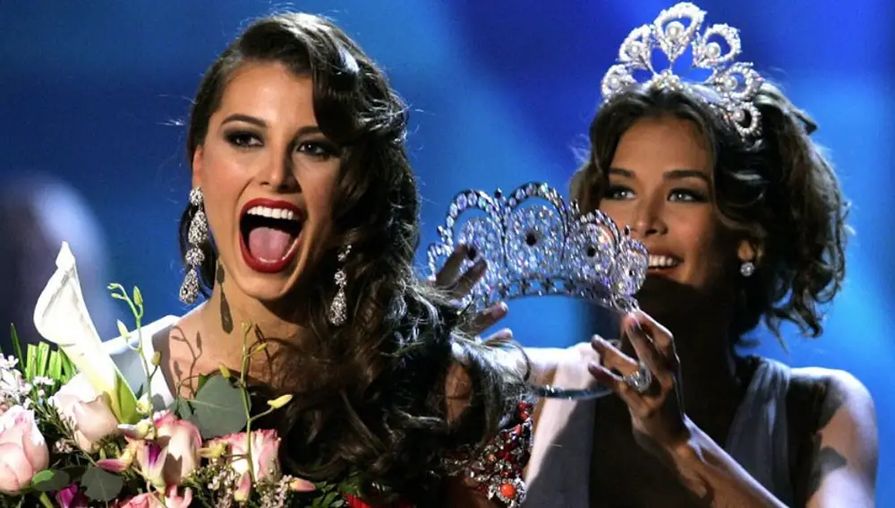 Las venezolanas Dayana Mendoza y Stefanía Fernández hicieron historia al ser las primeras ganadoras consecutivas de un mismo país en Miss Universo