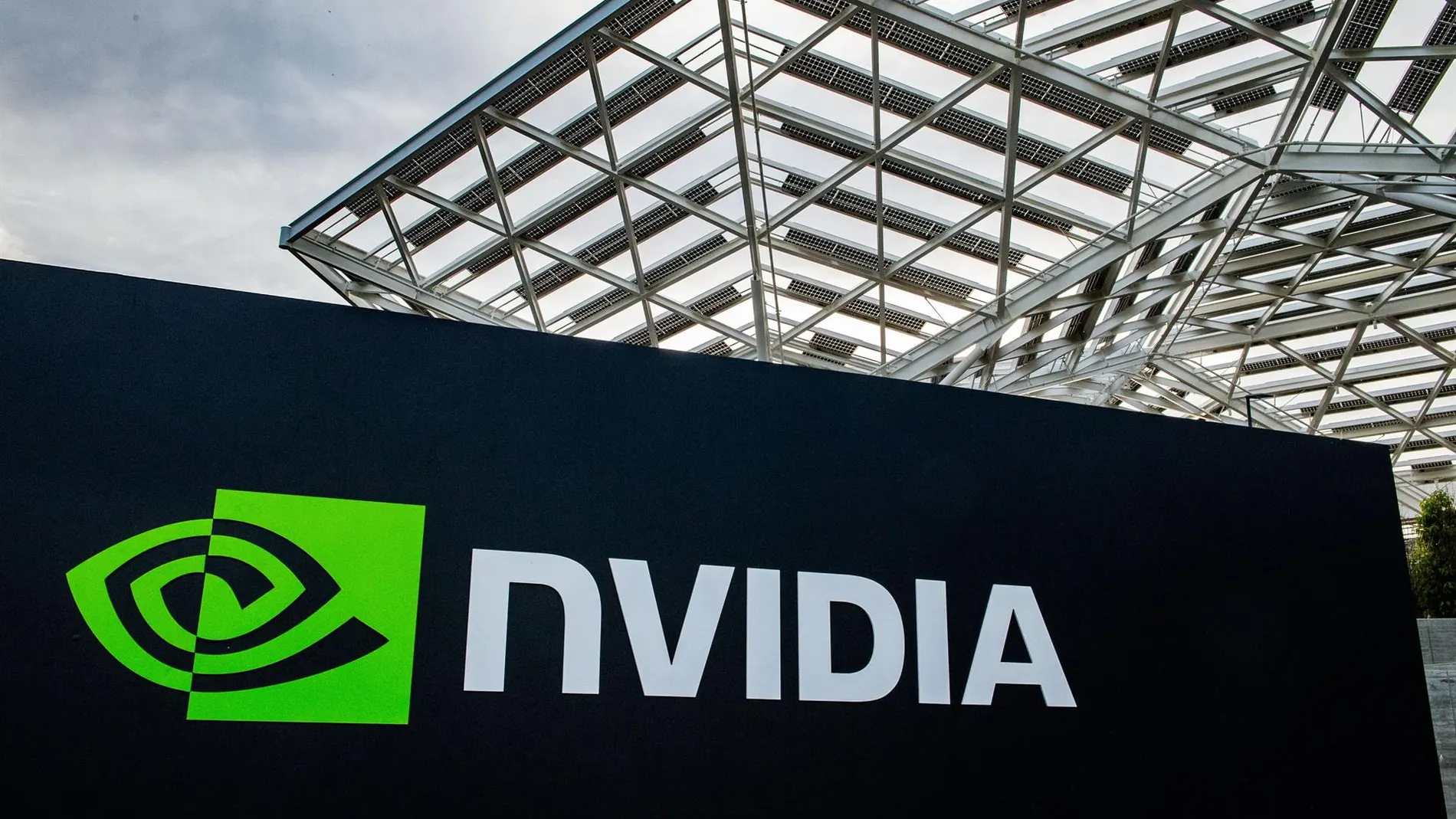 EEUU.- AMP.- Nvidia bate previsiones al ganar un 65% más y lograr ingresos récord en su tercer trimestre fiscal