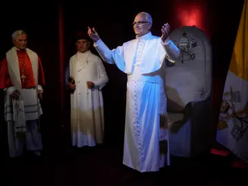 Figura de cera del Papá León XIV, en el museo de Cera MADRID, 19/11/2025.- Presentación de la figura del Papa León XIV en el Museo de Cera de Madrid, este miércoles. EFE/ Borja Sánchez-trillo