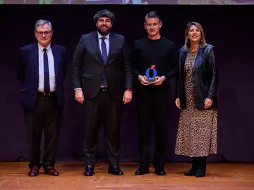 Francisco Marhuenda, López Miras, Eugenio González y Noelia Arroyo, en la entrega del premio Francisco Marhuenda, López Miras, Eugenio González y Noelia Arroyo, en la entrega del premio