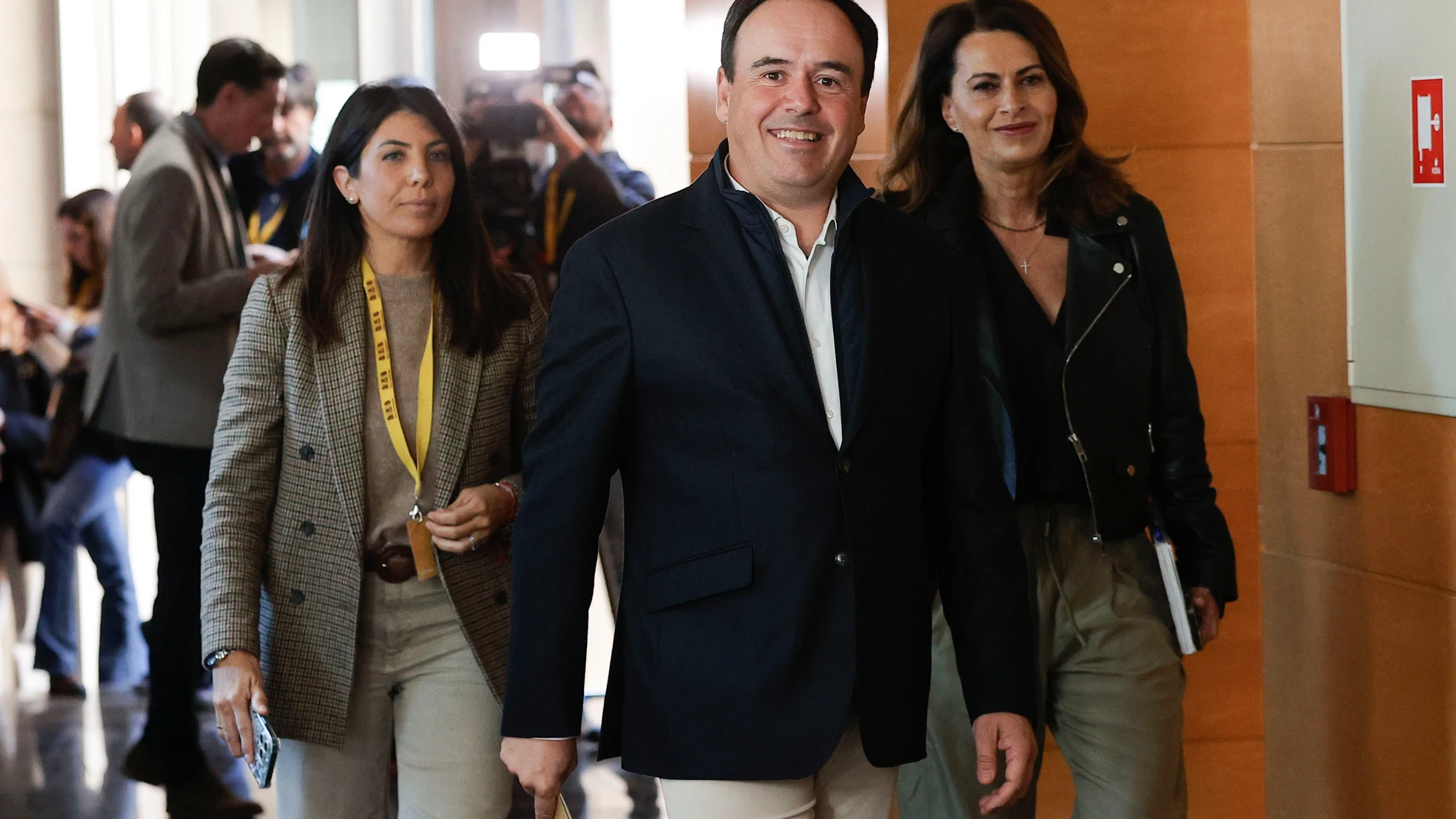 Pérez Llorca llega a la reunión del grupo parlamentario