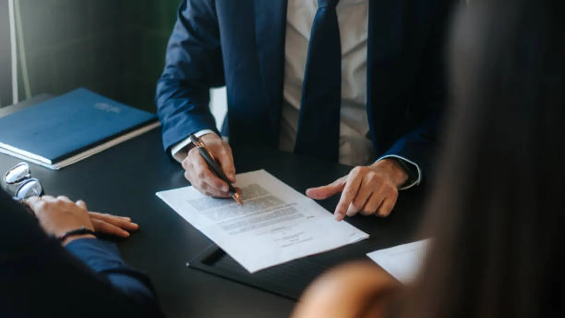 ¿Se pueden recuperar o cobrar los días de asuntos propios tras un año completo de baja? Esto dice la ley