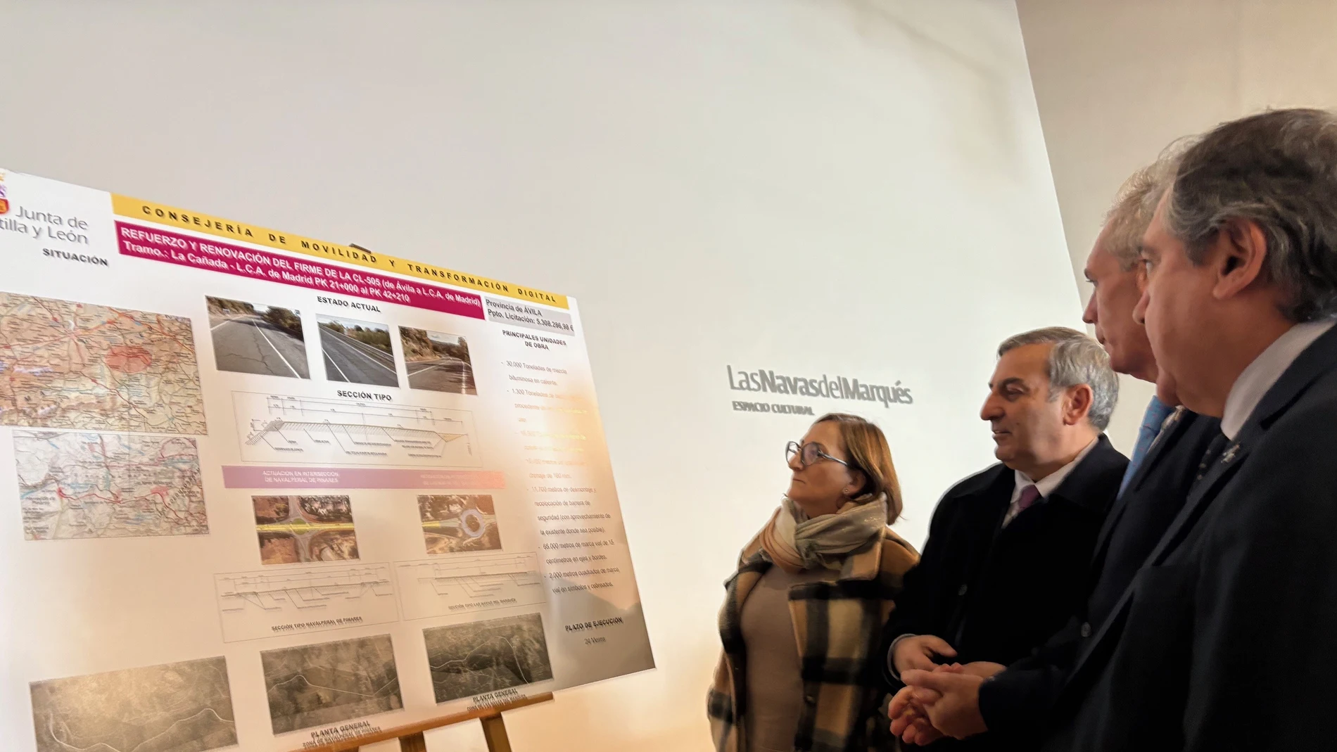 Sanz Merino visita los trabajos de mejora de la carretera de La Cañada, en Ávila, hasta el límite con la comunidad de Madrid