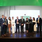 Foto de familia de los galardones