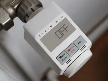 No uses papel de aluminio detrás de los radiadores: este método sencillo calienta las habitaciones más rápido No uses papel de aluminio detrás de los radiadores: este método sencillo calienta las habitaciones más rápido