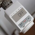 No uses papel de aluminio detrás de los radiadores: este método sencillo calienta las habitaciones más rápido 