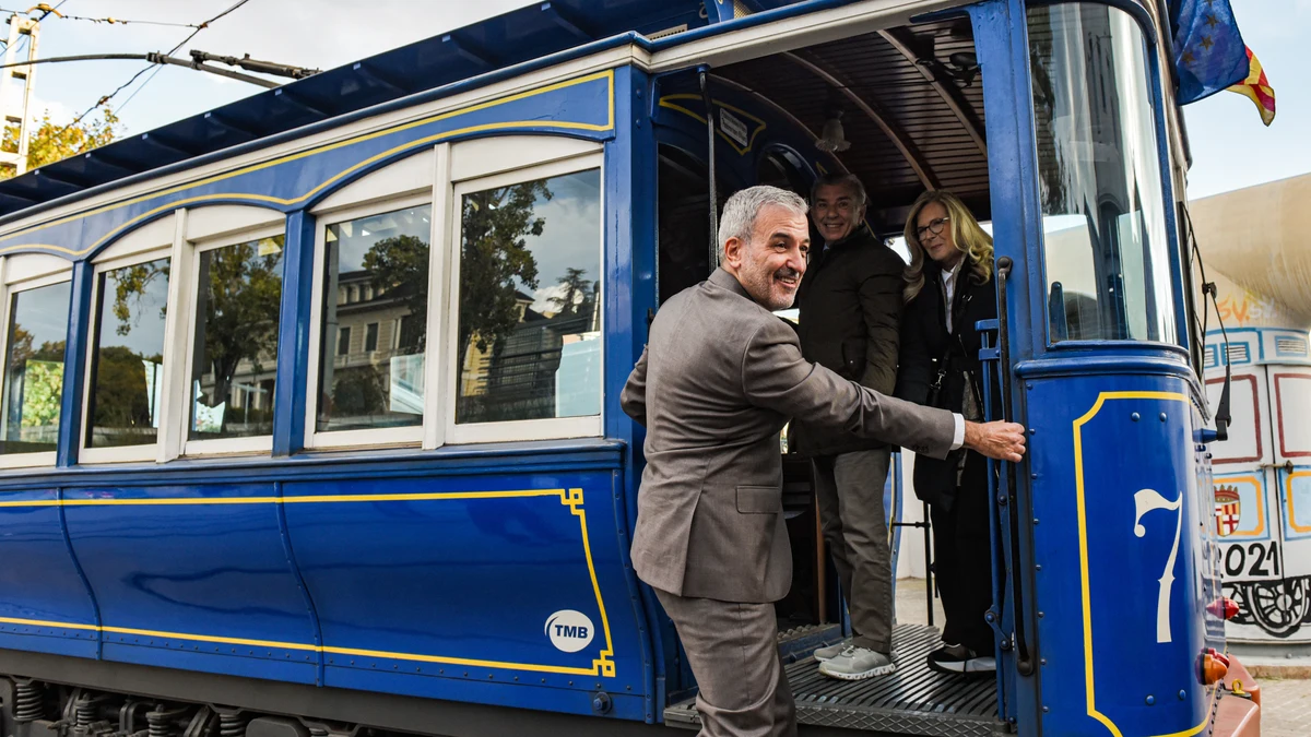 Collboni explica las novedades del proyecto del Tramvia Blau