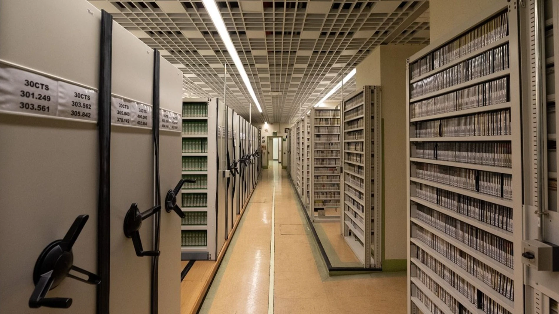 Imágenes prohibidas, fiestas populares y calle: el archivo secreto de RTVE que sale a la luz