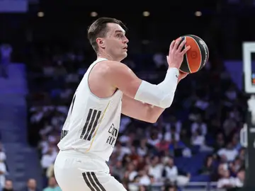 Real Madrid v Zalgiris Kaunas - Turkish Airlines Euroleague 2025/2026 Mario Hezonja of Real Madrid in action during the Turkish Airlines EuroLeague Regular Season Round 12 match between Real Madrid and Zalgiris Kaunas at Movistar Arena on November 20, 2025 in Madrid, Spain. AFP7 20/11/2025 ONLY FOR USE IN SPAIN