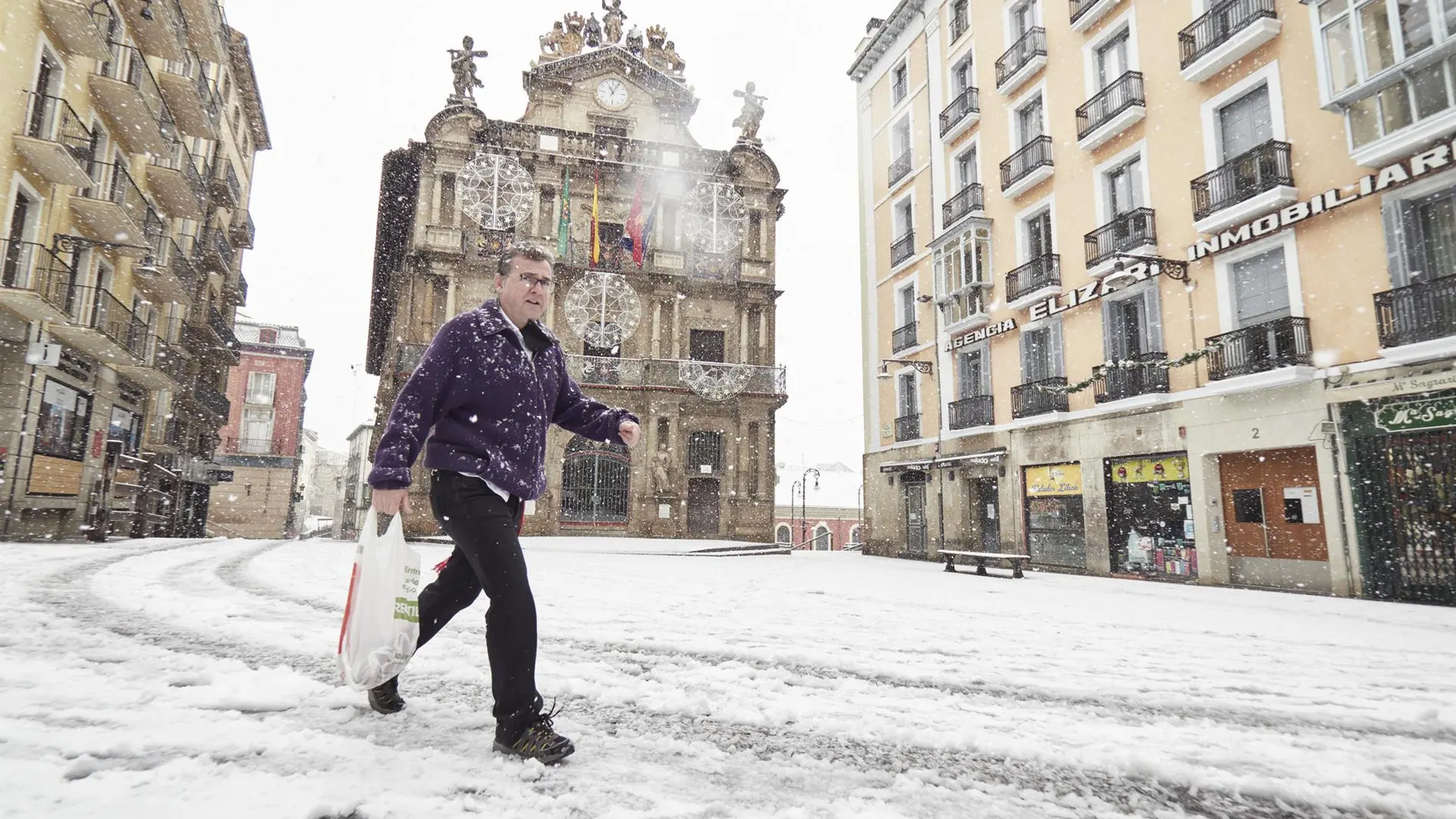 Nieve, lluvia, viento, oleaje y tormenta activan mañana avisos en 23 provincias