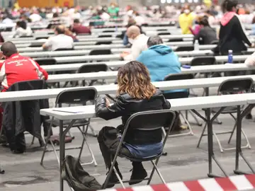 Opositores en un examen Opositores en un examen