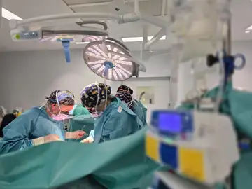 MADRID.-La donación de un paciente del 12 de Octubre hace posible varios trasplantes de órganos en un solo día MADRID.-La donación de un paciente del 12 de Octubre hace posible varios trasplantes de órganos en un solo día