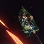 Rescatados 18 inmigrantes a la deriva cerca de la costa de Gran Canaria