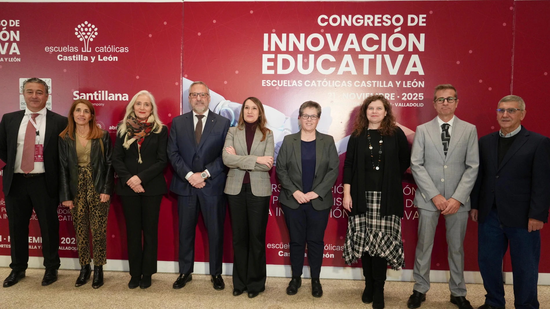 El presidente de las Cortes de Castilla y León, Carlos Pollán, la consejera de Educación de la Junta, Rocío Lucas, y la presidenta de Escuelas Católicas en la Comunidad, Encarna González-Campos, inauguran el Congreso de Innovación Educativa 2025 de la organización