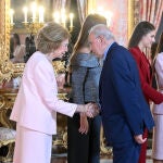 Recepción en el Palacio Real tras la imposición del Toisón de Oro a la Reina Sofía