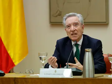 La Sala Constitucional del Congreso de los Diputados acoge un acto titulado '50 años después: la Corona en el tránsito a la democracia', con los reyes y sus hijas. MADRID, 21/11/2025.El periodista Iñaki Gabilondo durante el acto titulado '50 años después: la Corona en el tránsito a la democracia', este viernes en el Congreso de los Diputados.-EFE/ Mariscal