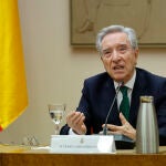 La Sala Constitucional del Congreso de los Diputados acoge un acto titulado '50 años después: la Corona en el tránsito a la democracia', con los reyes y sus hijas.