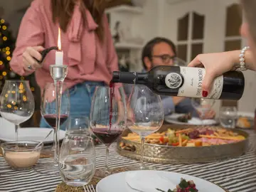 El vino, siempre mejor en compañía El vino, siempre mejor en compañía
