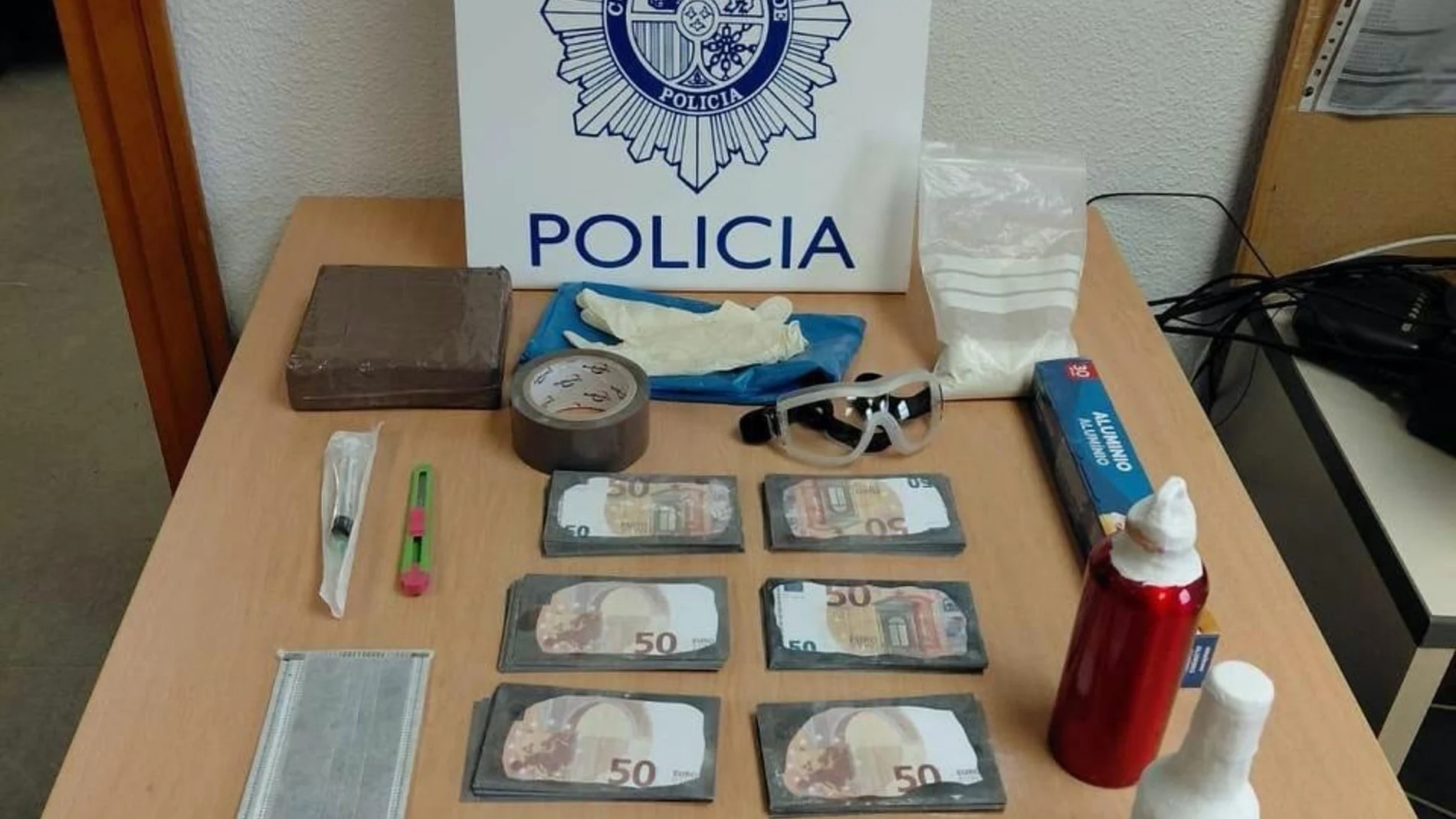 Detenidos dos hombres en Madrid por una estafa mediante el método de los 'billetes tintados'