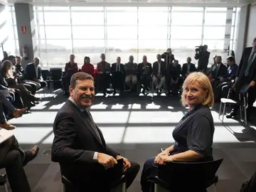 Los consejeros Carlos Fernández Carriedo y Leticia García presiden la Mesa de la Seguridad y Defensa Los consejeros Carlos Fernández Carriedo y Leticia García presiden la Mesa de la Seguridad y Defensa