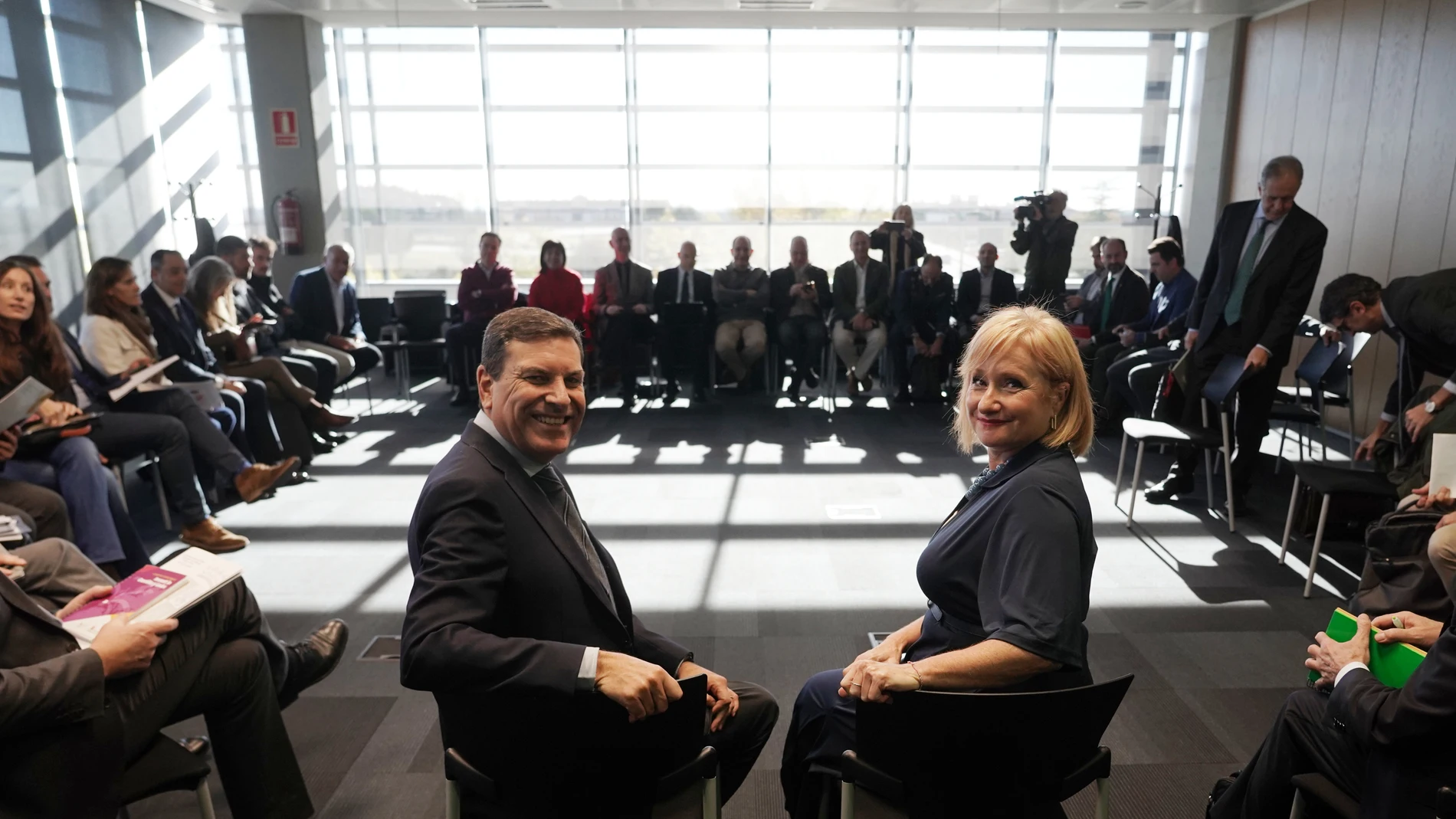 Los consejeros Carlos Fernández Carriedo y Leticia García presiden la Mesa de la Seguridad y Defensa