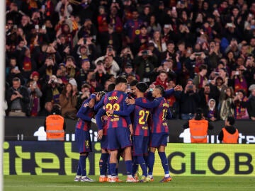 Ferran Torres of FC Barcelona celebrates a goal with teammates during the Spanish league, La Liga EA Sports, football match played between FC Barcelona and Athletic Club at Spotify Camp Nou stadium on November 22, 2025 in Barcelona, Spain. AFP7 22/11/2025 ONLY FOR USE IN SPAIN