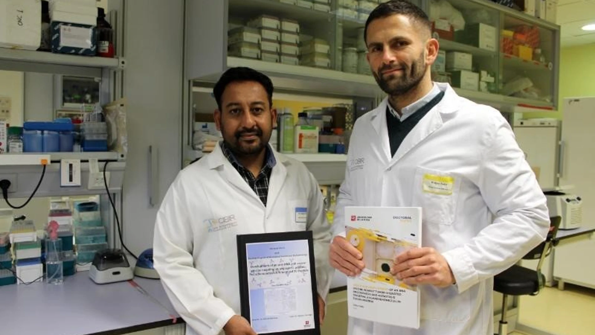 Los investigadores del CIBIR Tom K. Raju y Srdan Tadic REMITIDA / HANDOUT por GOBIERNO DE LA RIOJA Fotografía remitida a medios de comunicación exclusivamente para ilustrar la noticia a la que hace referencia la imagen, y citando la procedencia de la imagen en la firma 19/11/2025