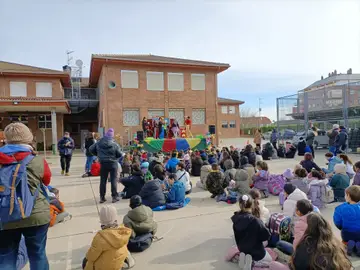 El Circo de los Derechos en Villamuriel de Cerrato (Palencia) El Circo de los Derechos en Villamuriel de Cerrato (Palencia)