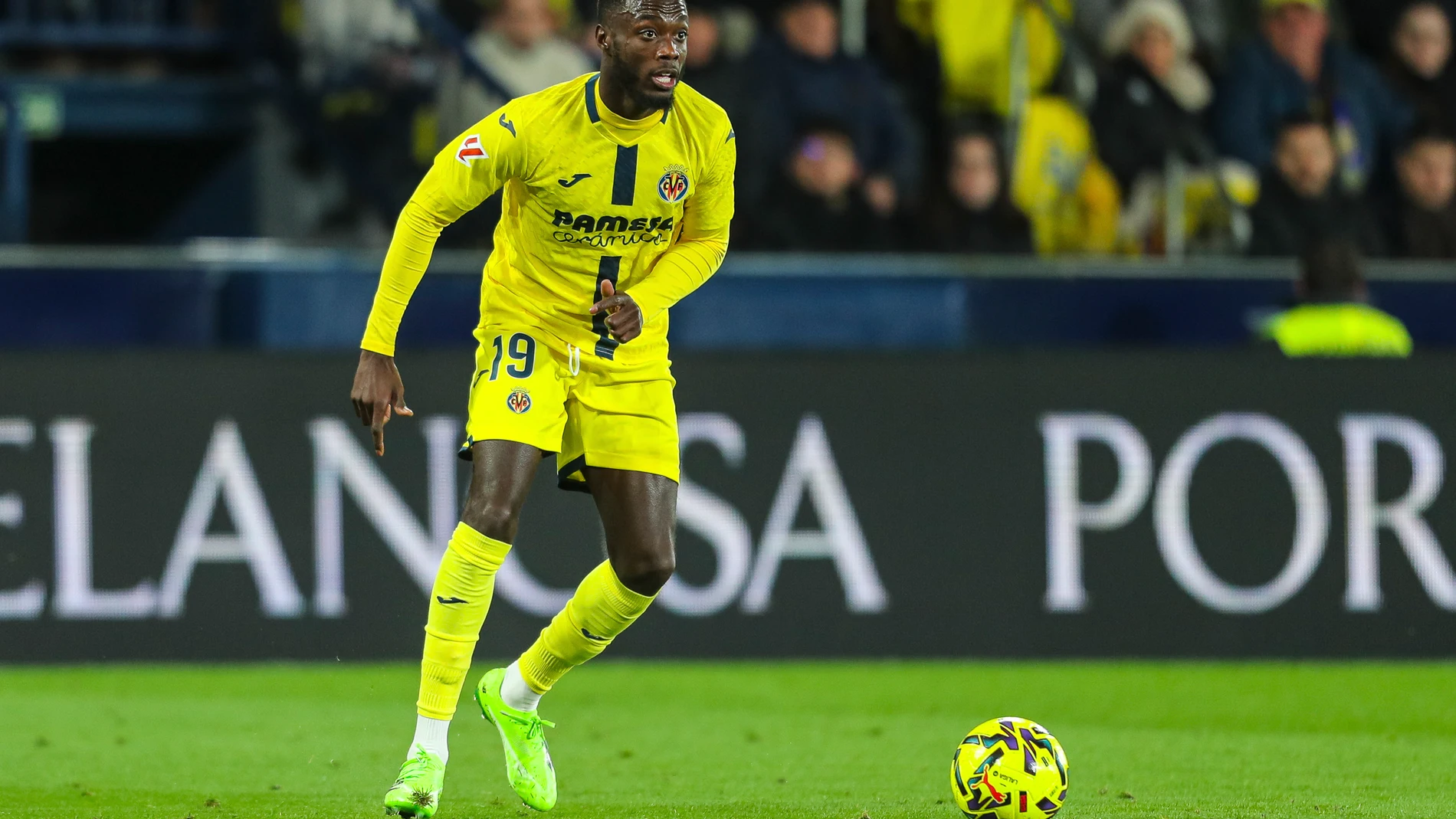 Nicolas Pepe of Villarreal CF in action during the Spanish league, LaLiga EA Sports, football match played between Villarreal CF and RCD Mallorca at La Ceramica stadium on November 22, 2025, in Villarreal, Spain. AFP7 22/11/2025 ONLY FOR USE IN SPAIN