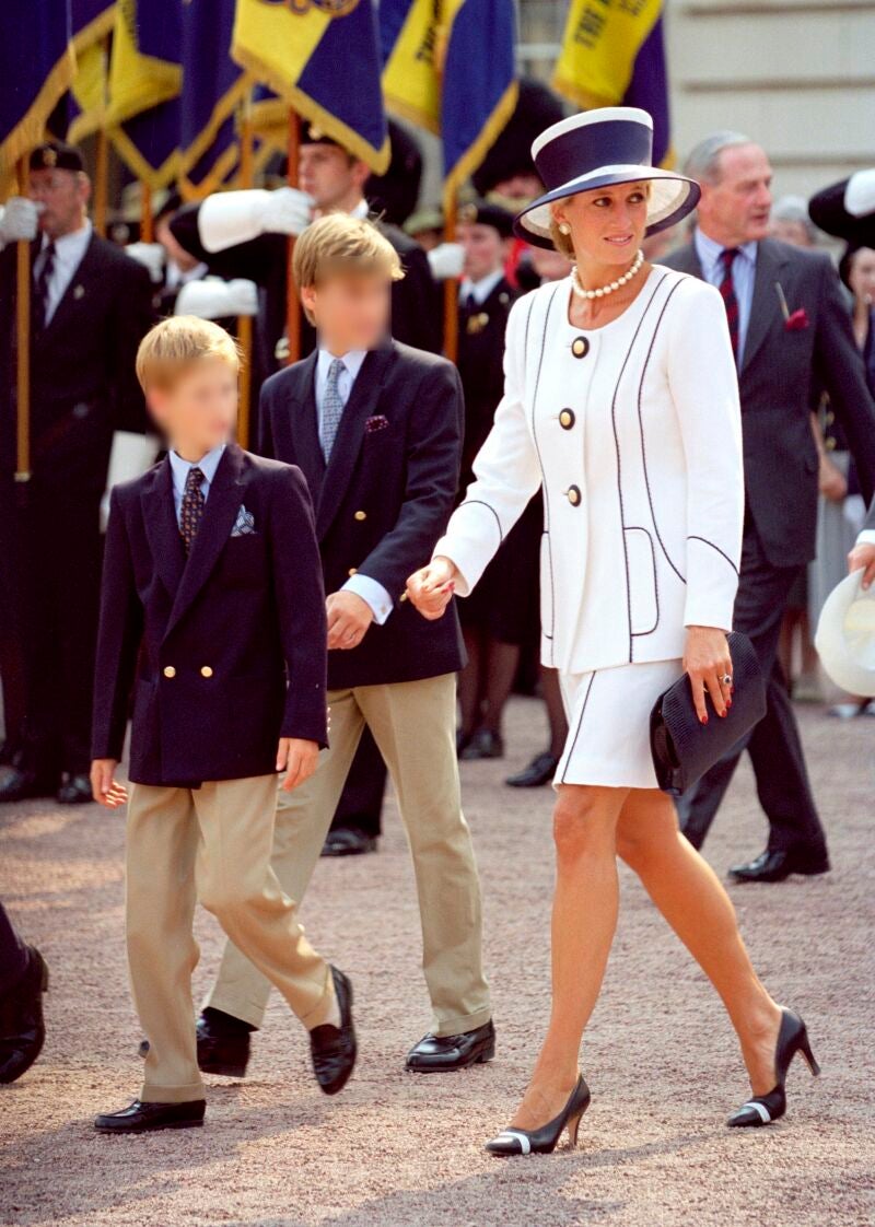 Diana de Gales con un look de Paul Costelloe.