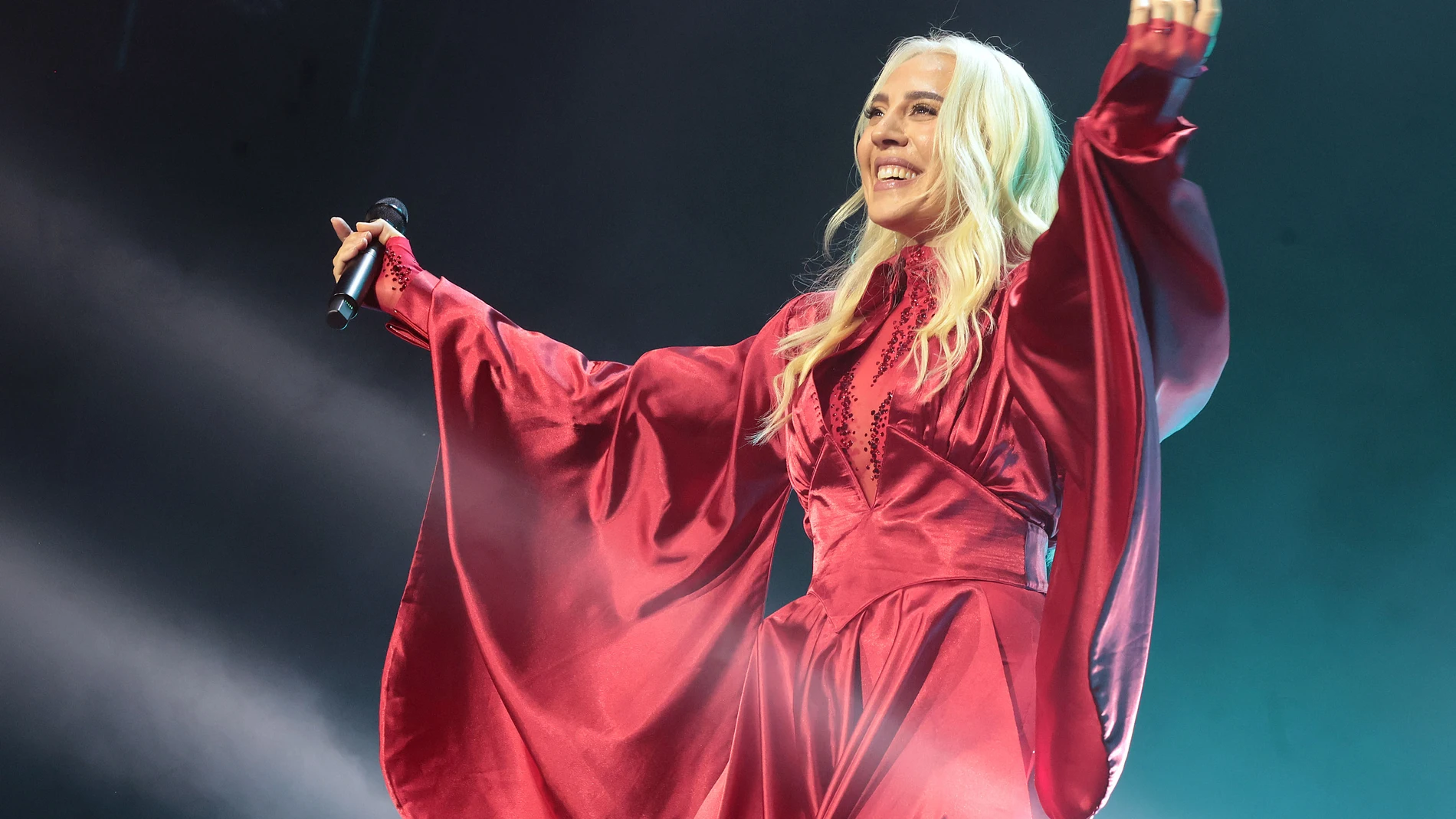 Mónica Naranjo "desata" su potente voz en el Roig Arena de Valencia