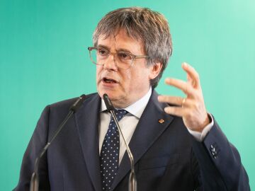 Puigdemont pide al PSOE "emprender la ruptura que se negaron a hacer hace 50 años"