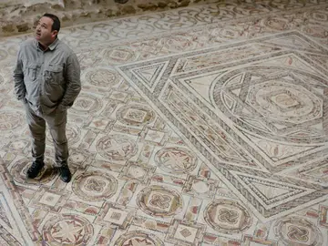 Pablo Yagüe, restaurador de la Villa Romana de la Dehesa en Las Cuevas de Soria Pablo Yagüe, restaurador de la Villa Romana de la Dehesa en Las Cuevas de Soria