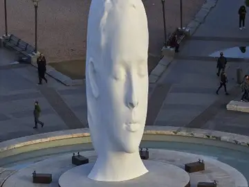 Imagen de la escultura de Jaume Plensa, "Julia", situada en la Plaza de Colón Imagen de la escultura de Jaume Plensa, "Julia", situada en la Plaza de Colón