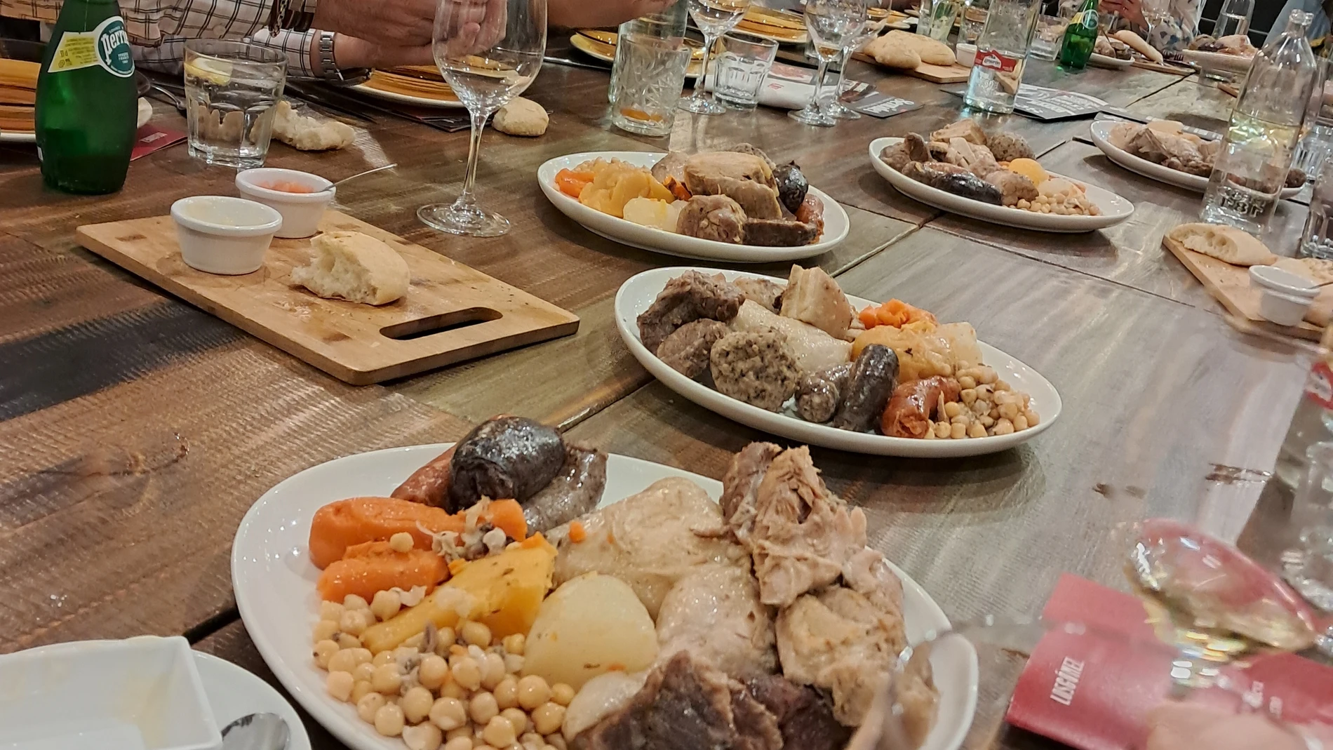 El puchero valenciano, en la carta de invierno de Los Gómez