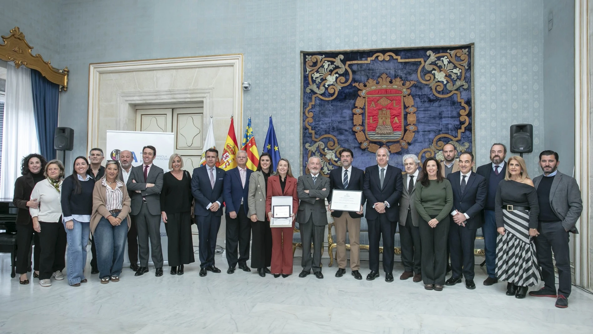 Acto institucional en el que la Real Academia de Gastronomía ha reconocido hoy a Alicante su trabajo como Capital Española de la Gastronomía en 2025