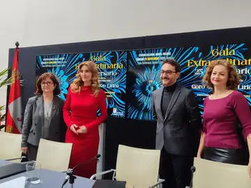 La viceconsejera de Acción Cultural, Mar Sancho, y el director musical Sergio Domínguez, presentan la gala extraordinaria La viceconsejera de Acción Cultural, Mar Sancho, y el director musical Sergio Domínguez, presentan la gala extraordinaria