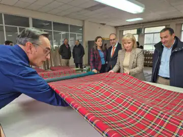 La consejera de Industria, Comercio y Empleo, Leticia García, visita una industria textil de Béjar La consejera de Industria, Comercio y Empleo, Leticia García, visita una industria textil de Béjar