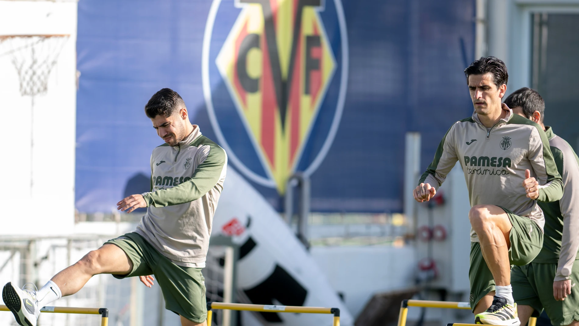 Solomon y Gerard Moreno, en el último entrenamiento del Villarreal