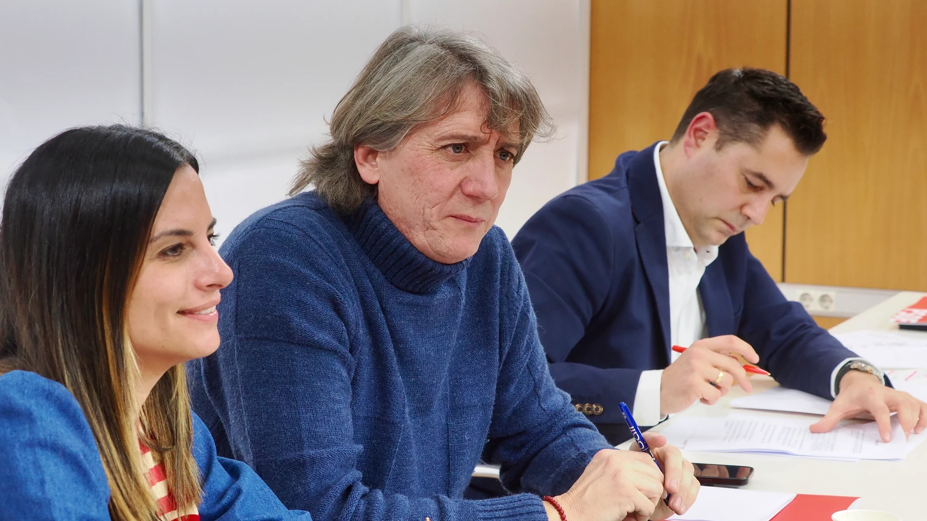 Carlos Martínez junto a Daniel de la Rosa y Nuria Rubio