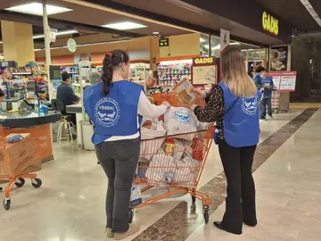 "La gran recogida" de alimentos de Gadis "La gran recogida" de alimentos de Gadis