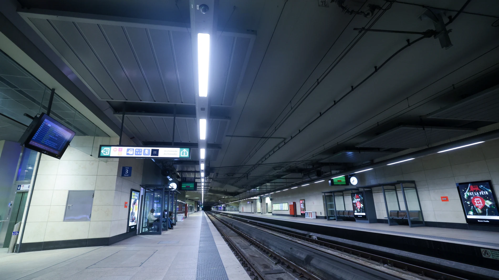 BRUSSELS (Belgium), 24/11/2025.- A view of empty Schuman Railway Station on the first day of National Strike in Brussels, Belgium, 24 November 2025. Belgium is seeing three days of national strikes over proposed budget cuts and pension reforms. The strikes began on Monday with public transportation, continued on Tuesday with public services, and will conclude on Wednesday with a general strike involving the public and private sectors. These strikes will be the largest in Belgium since 1960. (...