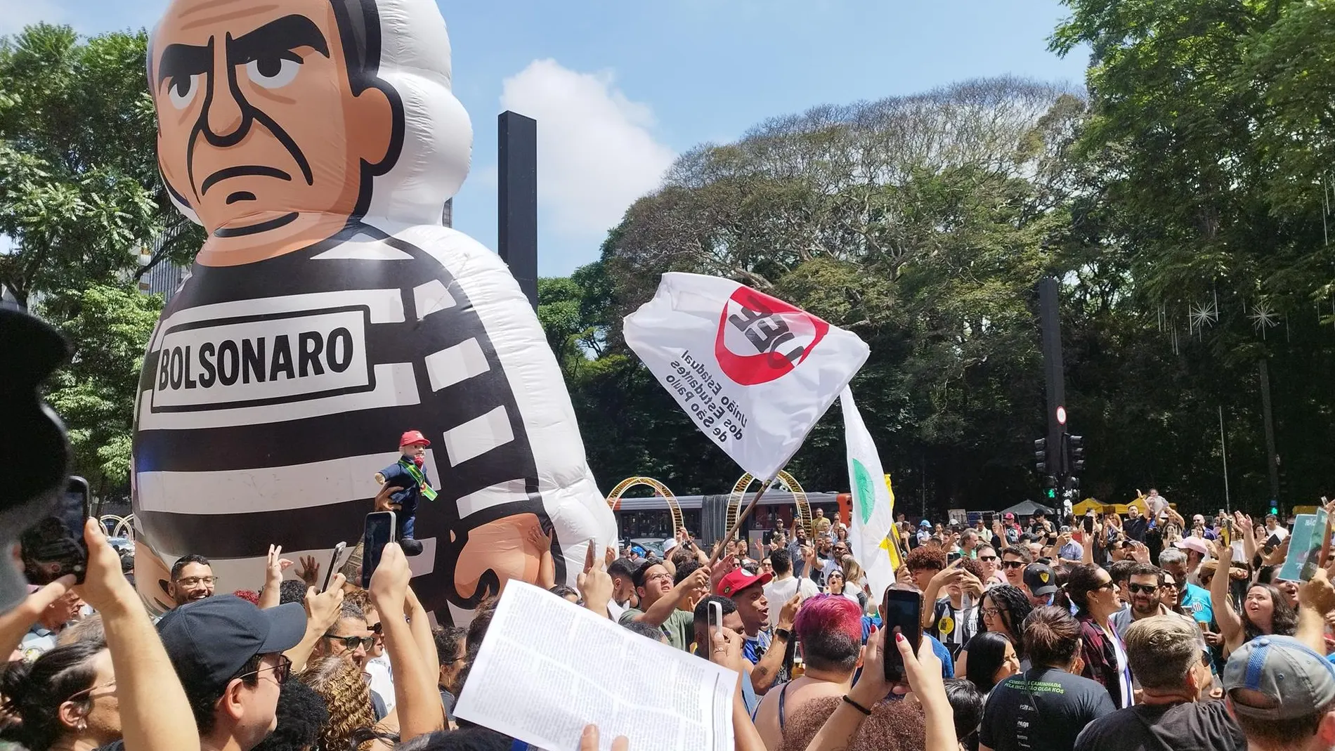 Brasil.- El Supremo de Brasil apoya mantener bajo detención preventiva al expresidente Bolsonaro