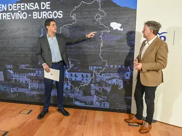Los parlamentarios nacionales del PP de Burgos, Ángel Ibáñez y Javier Lacalle, dan a conocer las iniciativas que se debatirán esta semana en el Congreso de los Diputados en relación con el Condado de Treviño Los parlamentarios nacionales del PP de Burgos, Ángel Ibáñez y Javier Lacalle, dan a conocer las iniciativas que se debatirán esta semana en el Congreso de los Diputados en relación con el Condado de Treviño