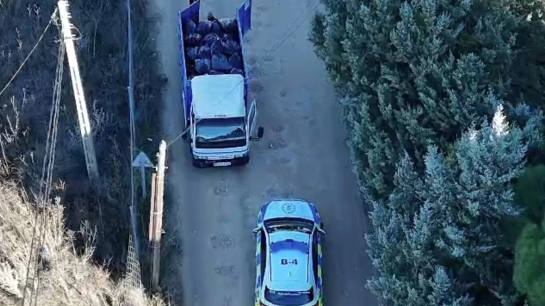 El Ayuntamiento identifica al responsable de los vertidos de ropa en el Parque de Guadarrama