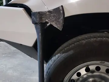 Hacha intervenida Hacha intervenida