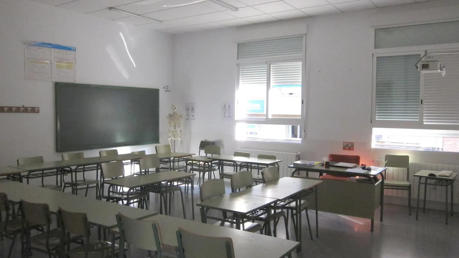 MURCIA.-El 31,3% de los docentes de Murcia manifiesta problemas de salud mental y el 25,7% consume psicofármacos, según estudio