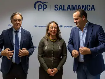 La consejera María González Corral participa en la sectorial en el PP de Salamanca, junto al presidente Carlos García Carbayo y el secretario provincial David Mingo La consejera María González Corral participa en la sectorial en el PP de Salamanca, junto al presidente Carlos García Carbayo y el secretario provincial David Mingo