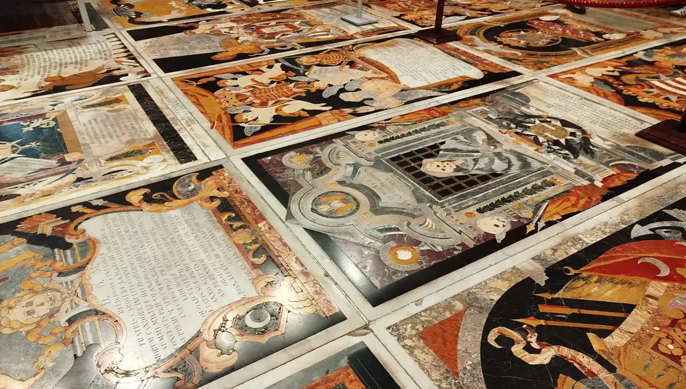 En esta Concatedral también conviene mirar hacia abajo